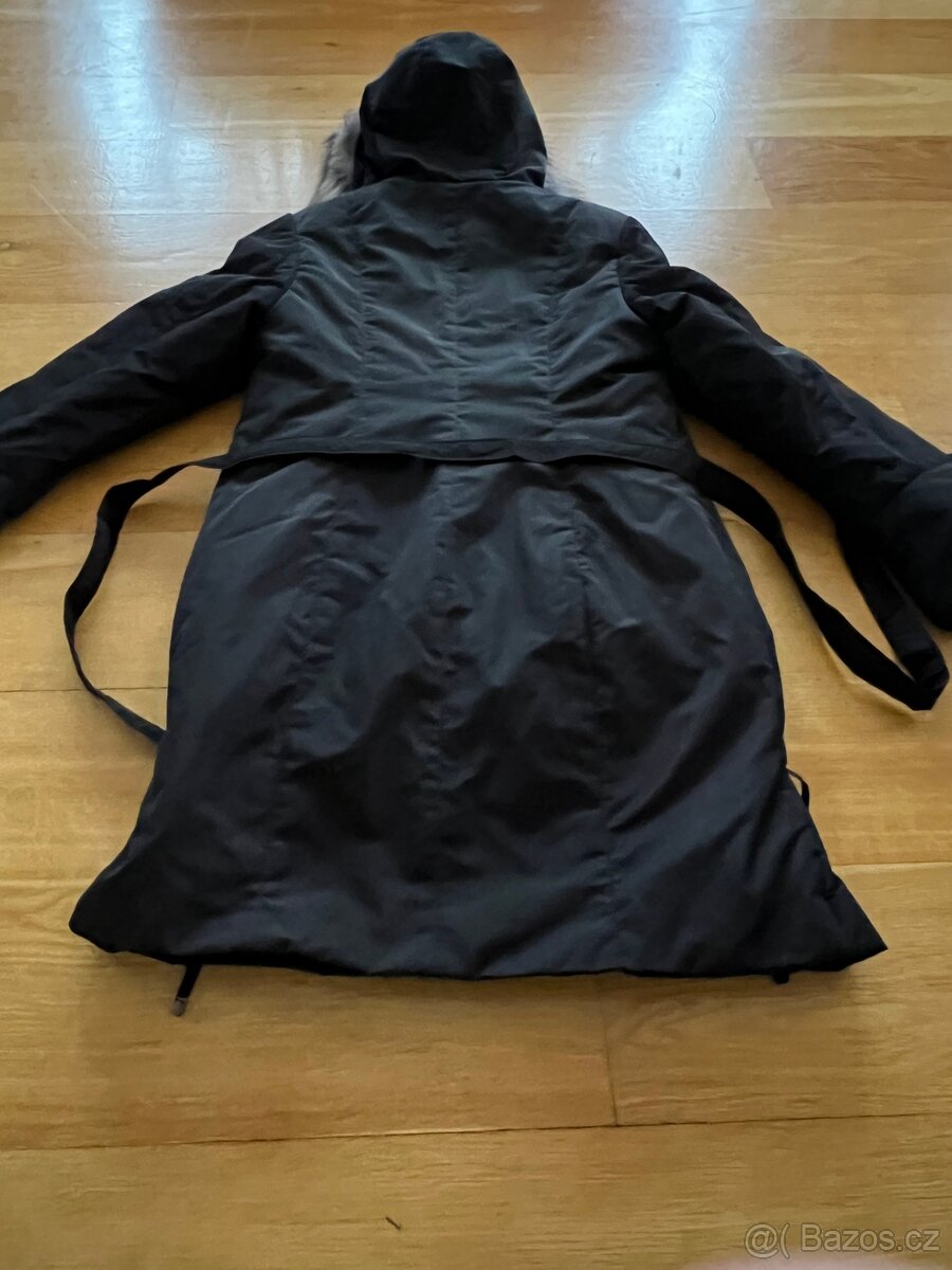 Dámský černý zimní kabát s kapucí - 6