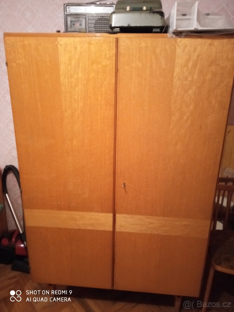 BUŽÍRKOVÝ KOŠ, RETRO lyže, RÁDIO , RETRO skříň - 6