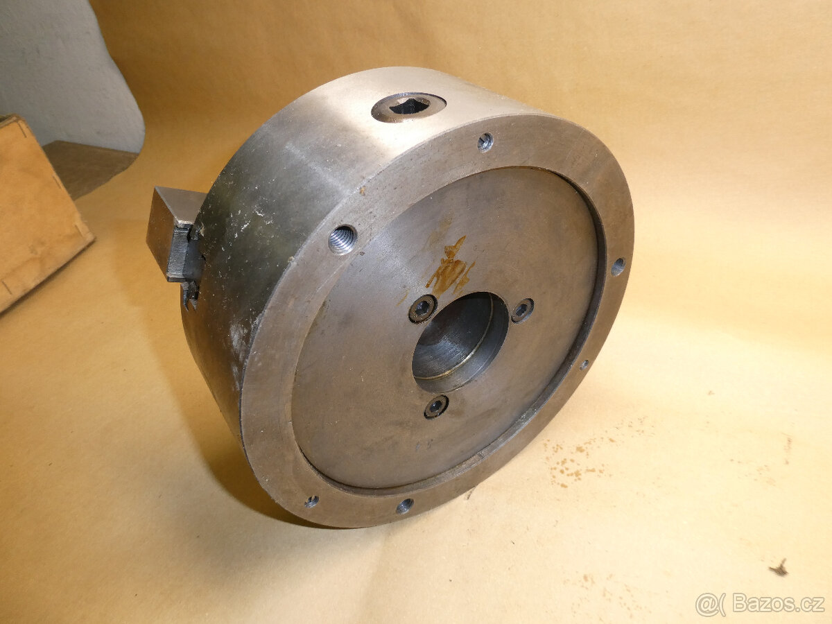 Univerzální sklíčidlo TOS - 6