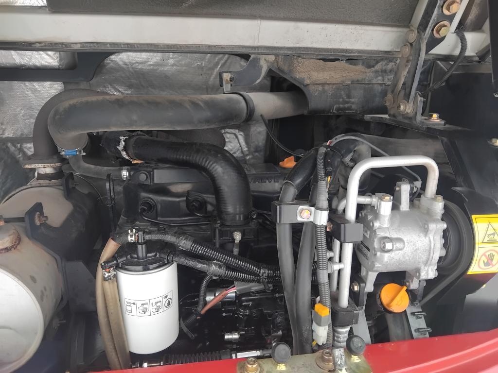 Pásový Bagr Takeuchi T260 - 6