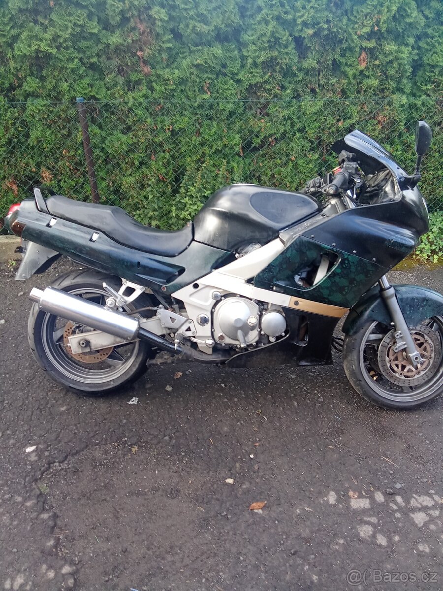 Kawasaki ZZR 600 - 6