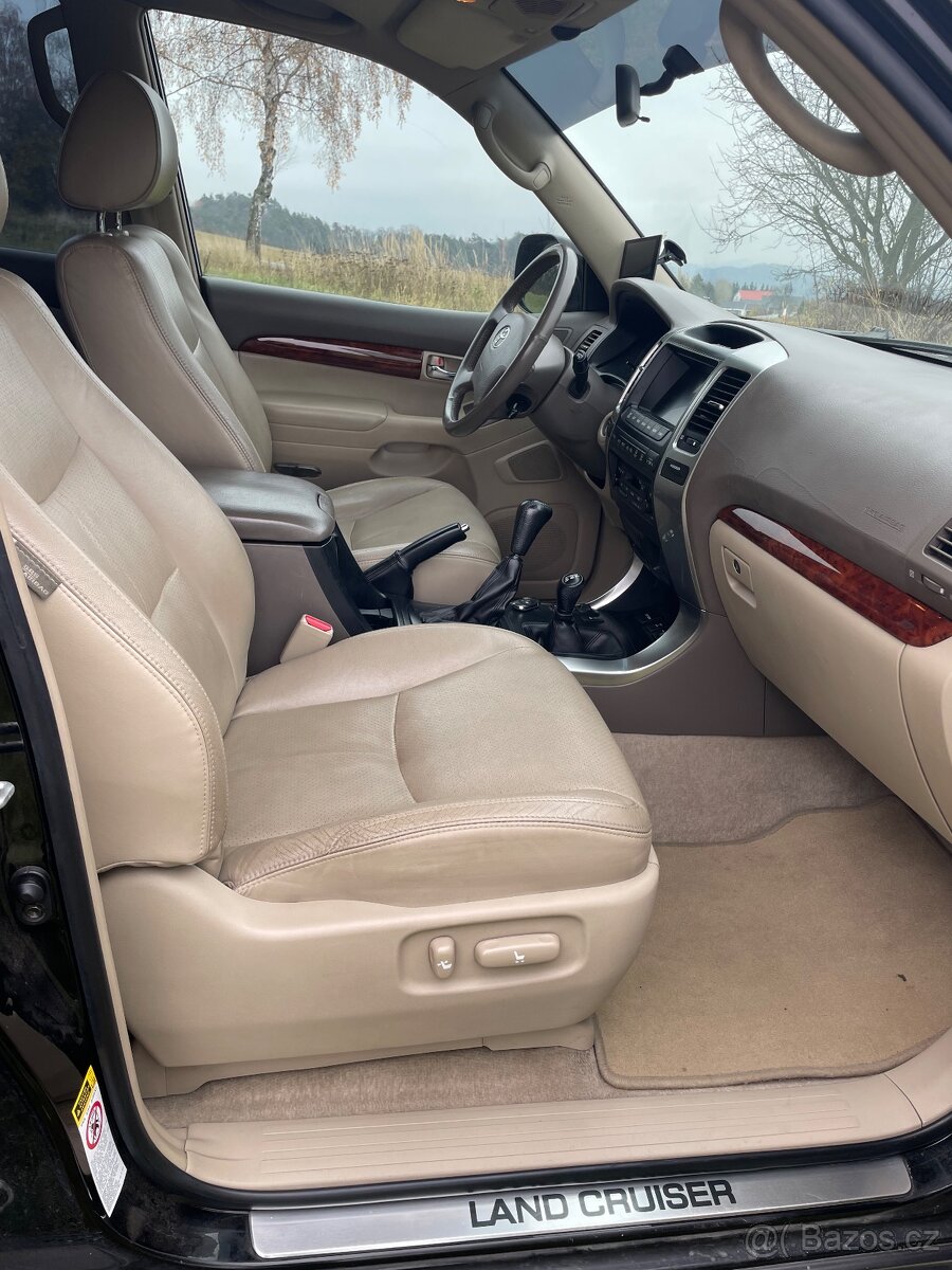 Toyota Land Cruiser 120 - 6