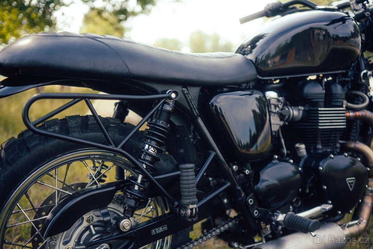 Triumph Bonneville T100 Black Gas & Oil Bespoke Motorcycles - 6