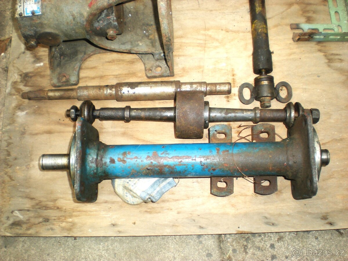 Ložiskové domečky + hřídel na brusku - 6