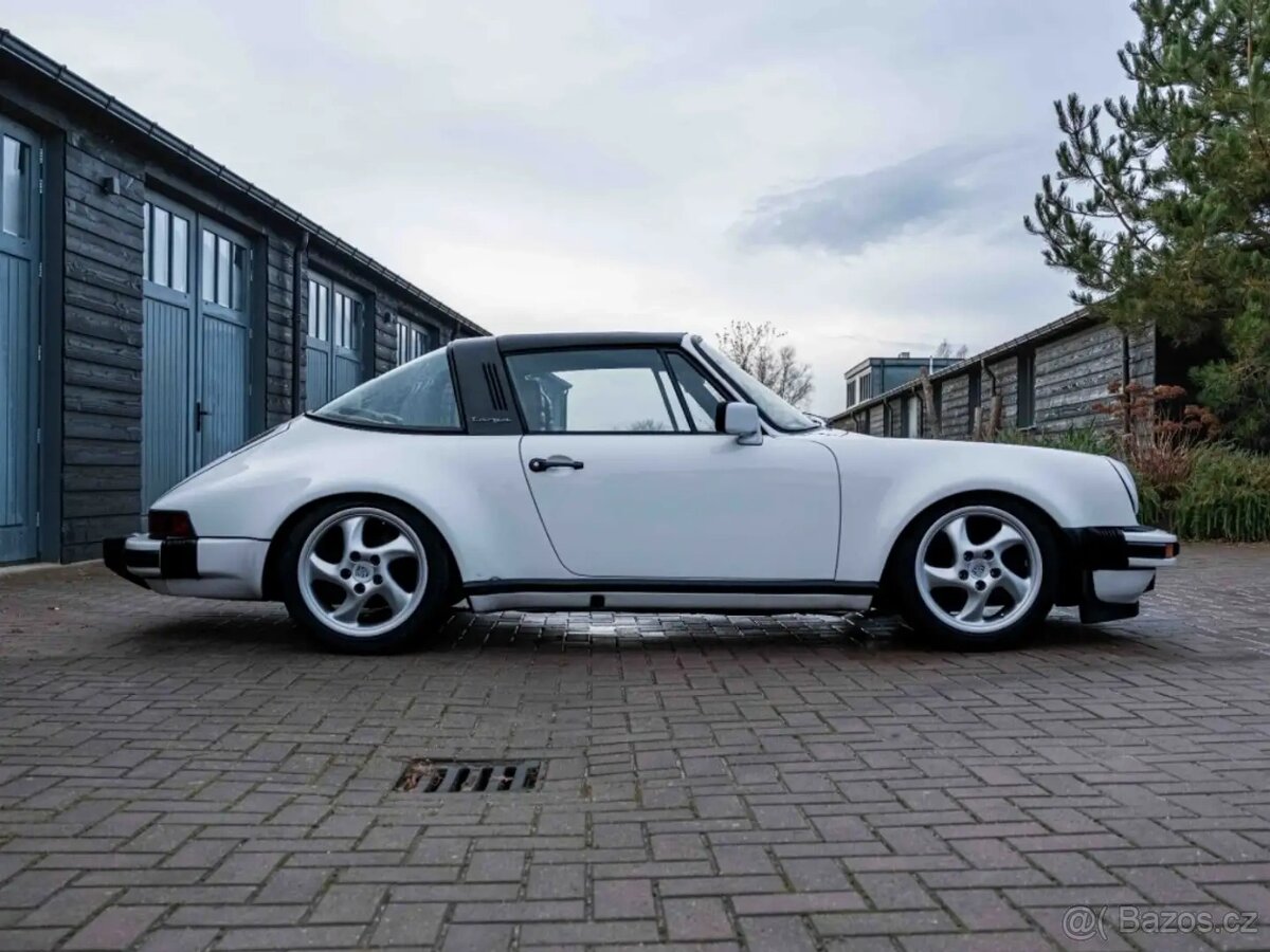 Porsche 911 3.2 Carrera Targa z roku 1984 - 6