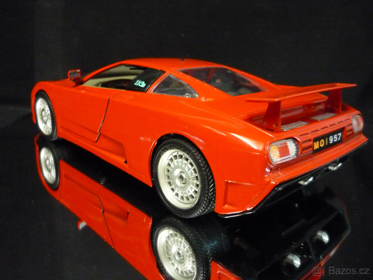 Bugatti EB110 červené Bburago 1/18 - 6