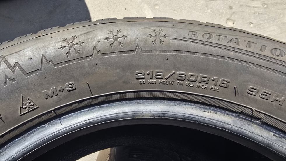 Zimní pneu 215/60/16 Dunlop - 6