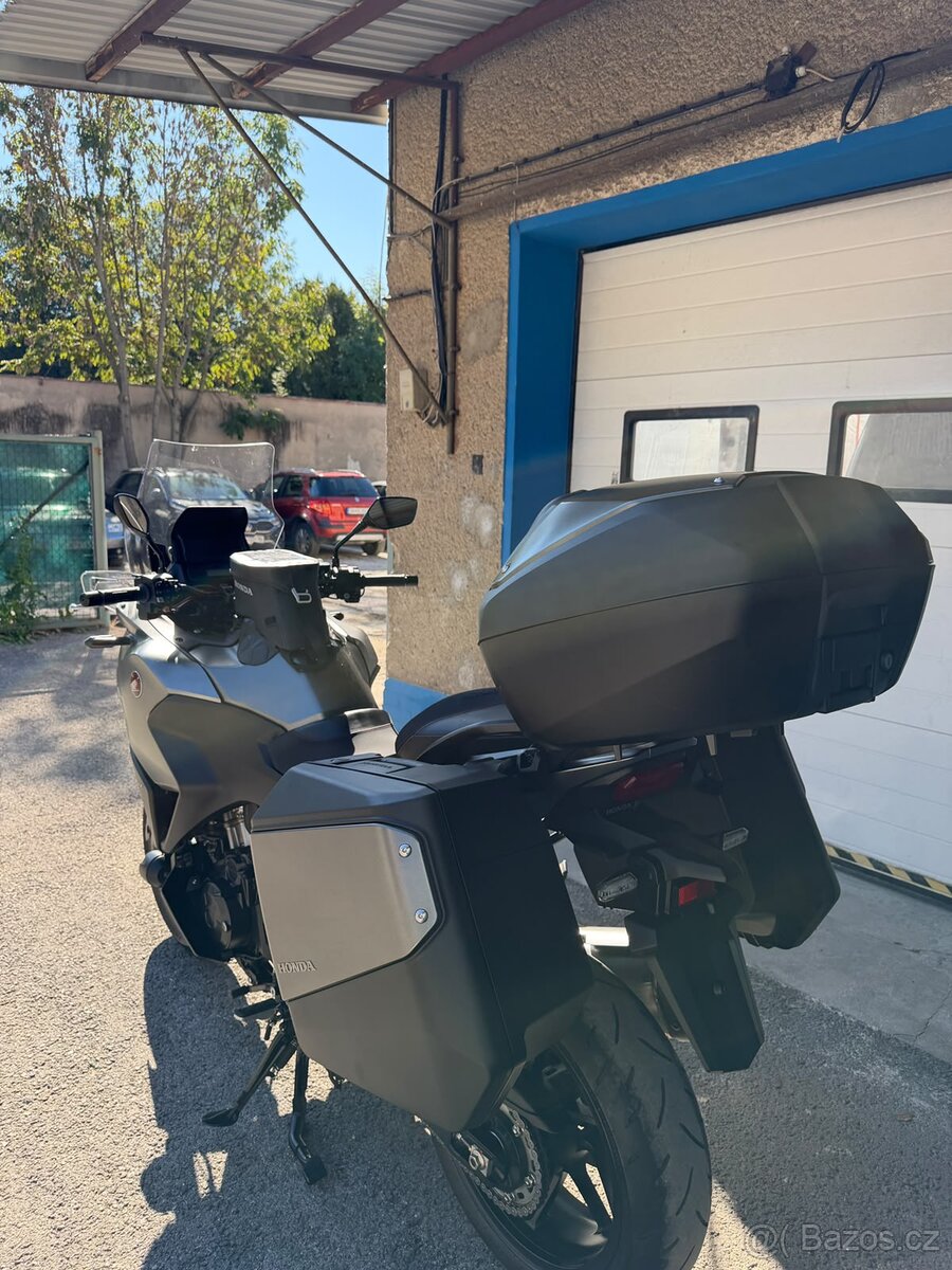 Honda NT 1100 - 6