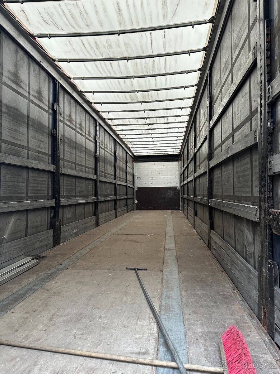 Schwarzmüller - dvojitá podlaha - 6