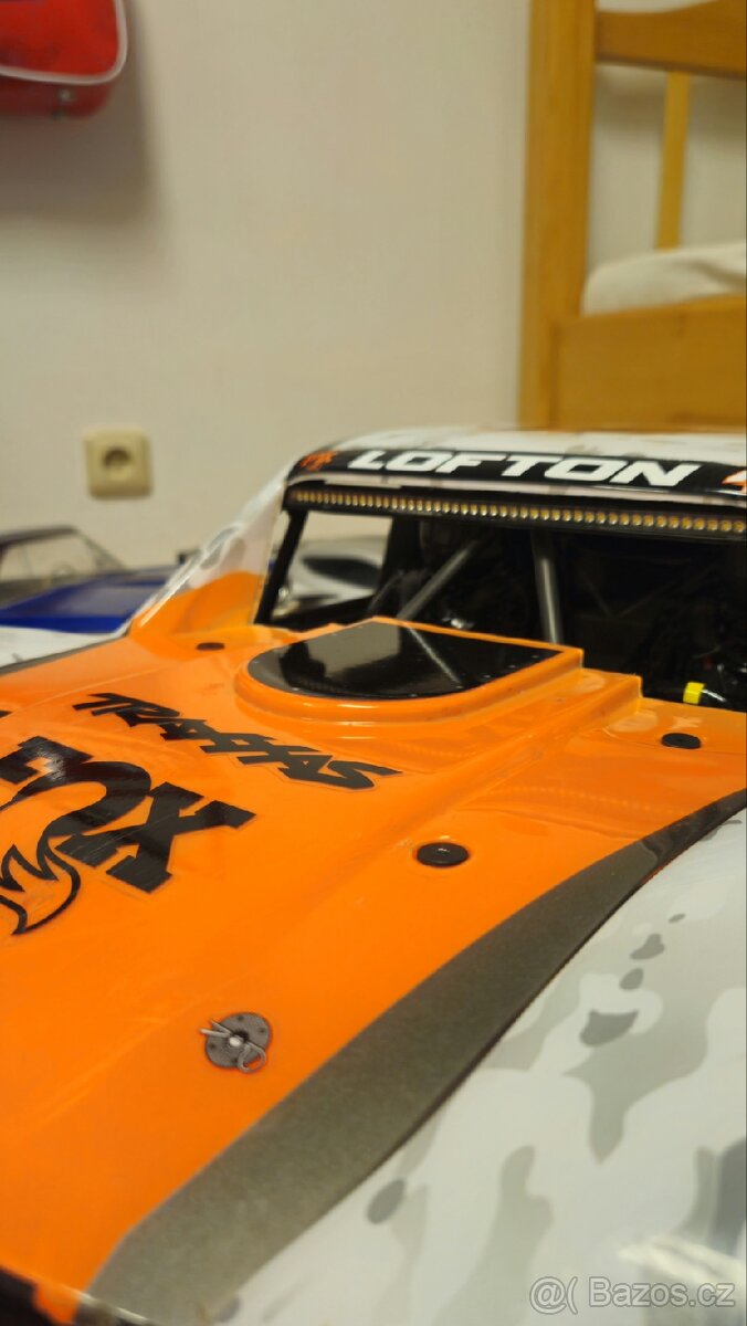 Traxxas UDR 1:8 REZERVOVÁNO DO 29.11. - 6