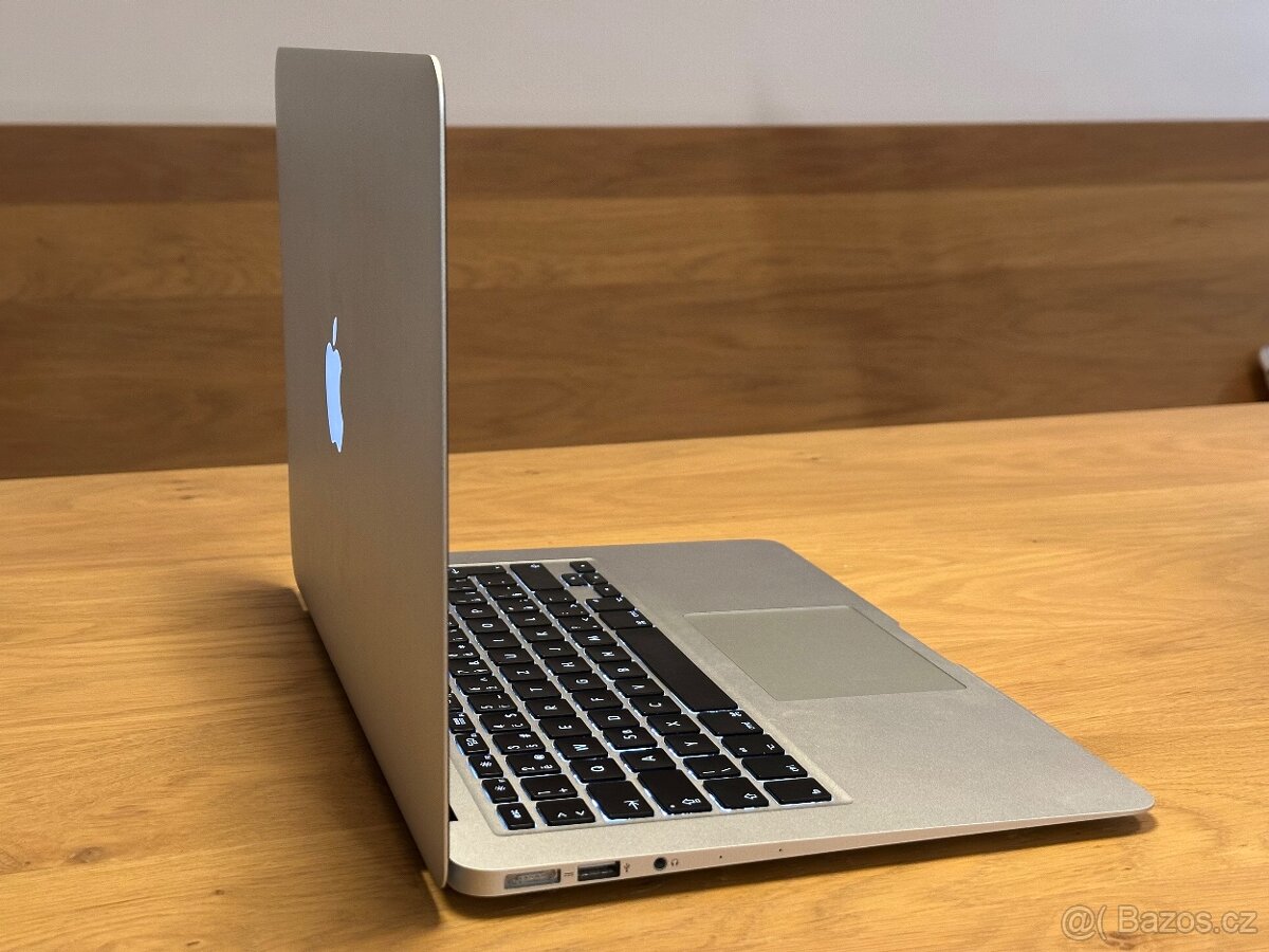 Apple MacBook Air 13" (Early 2014) - 6