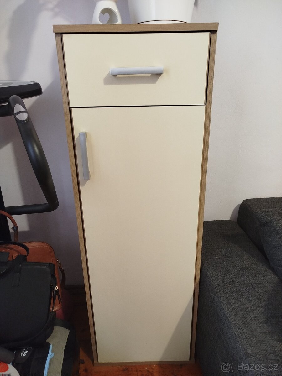 Psací stůl, komoda, dva stolky- regály - 6