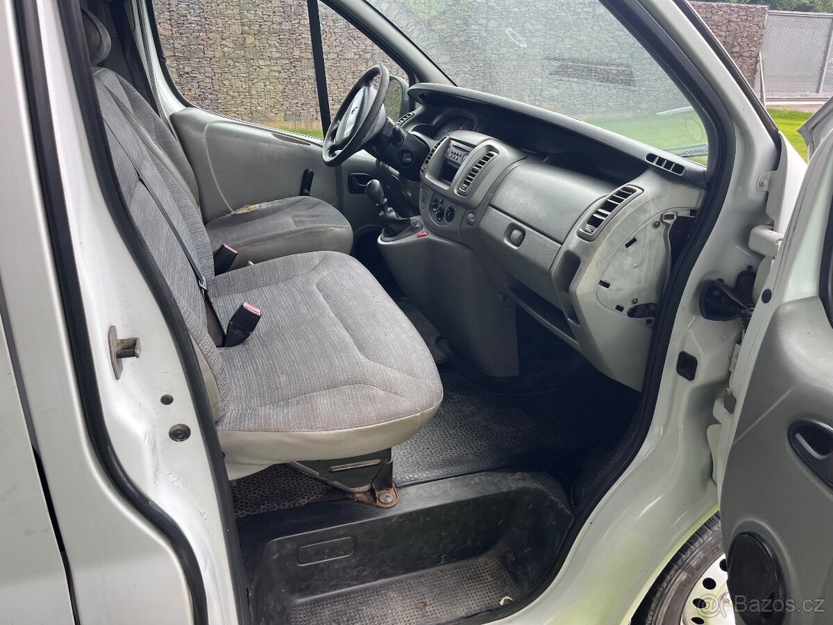 Renault Trafic 2,0 DCi - 6