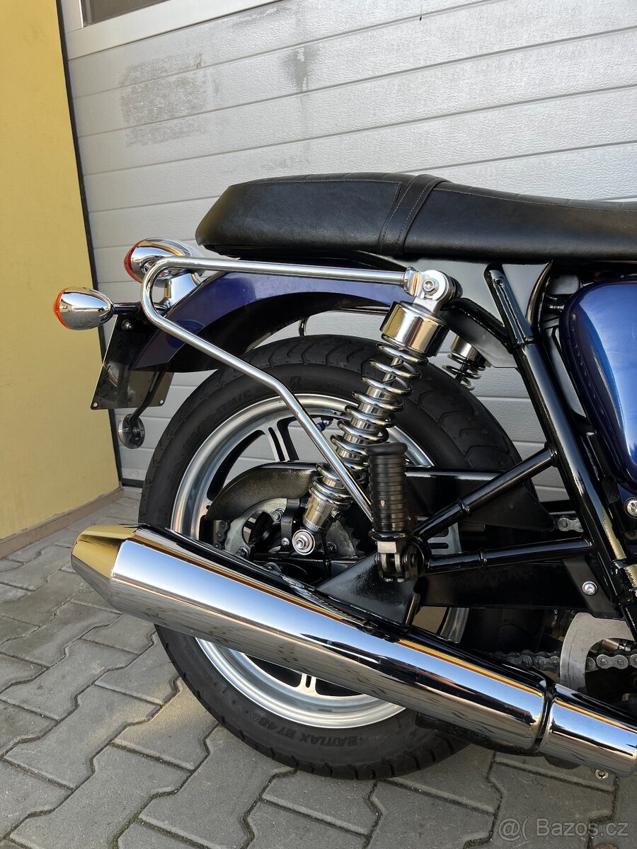 Triumph Bonneville SE - 6