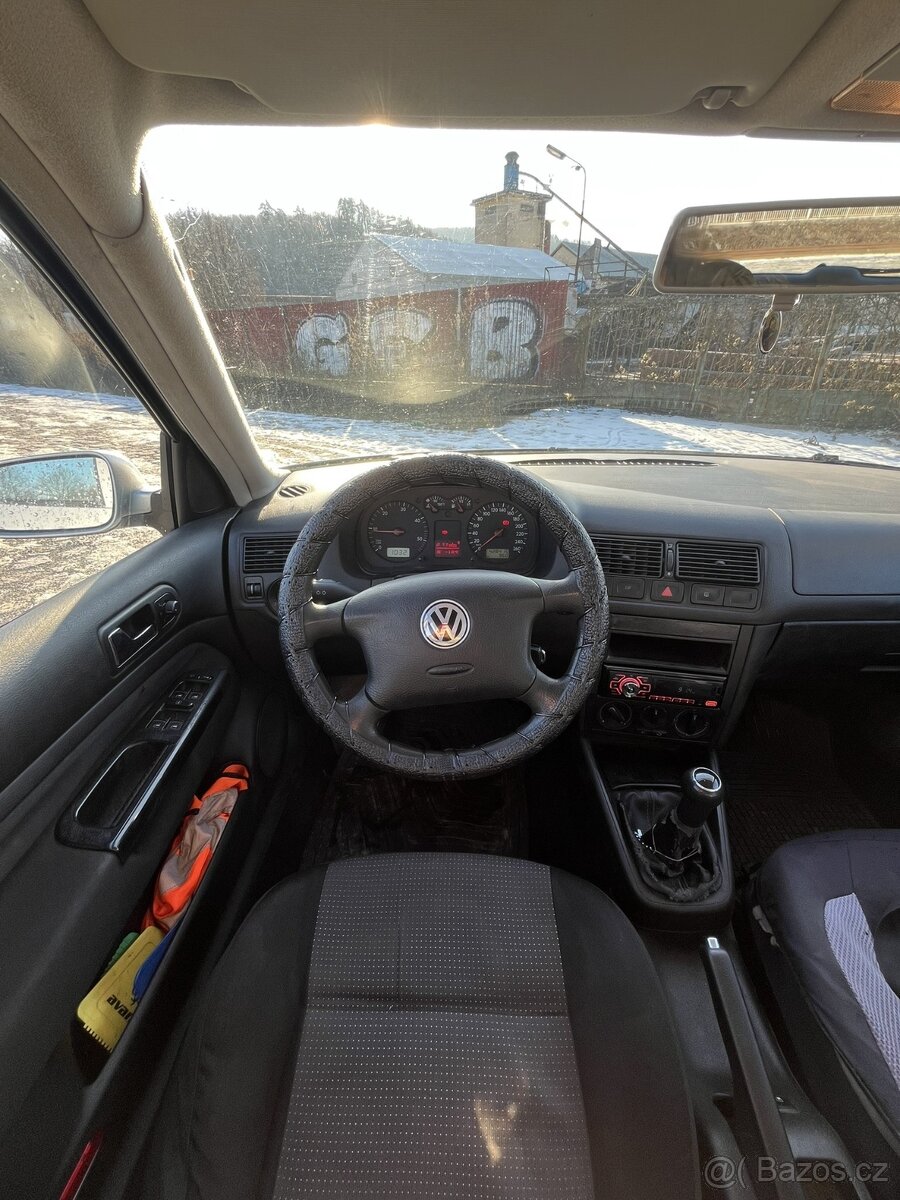 Volkswagen Golf IV - 6