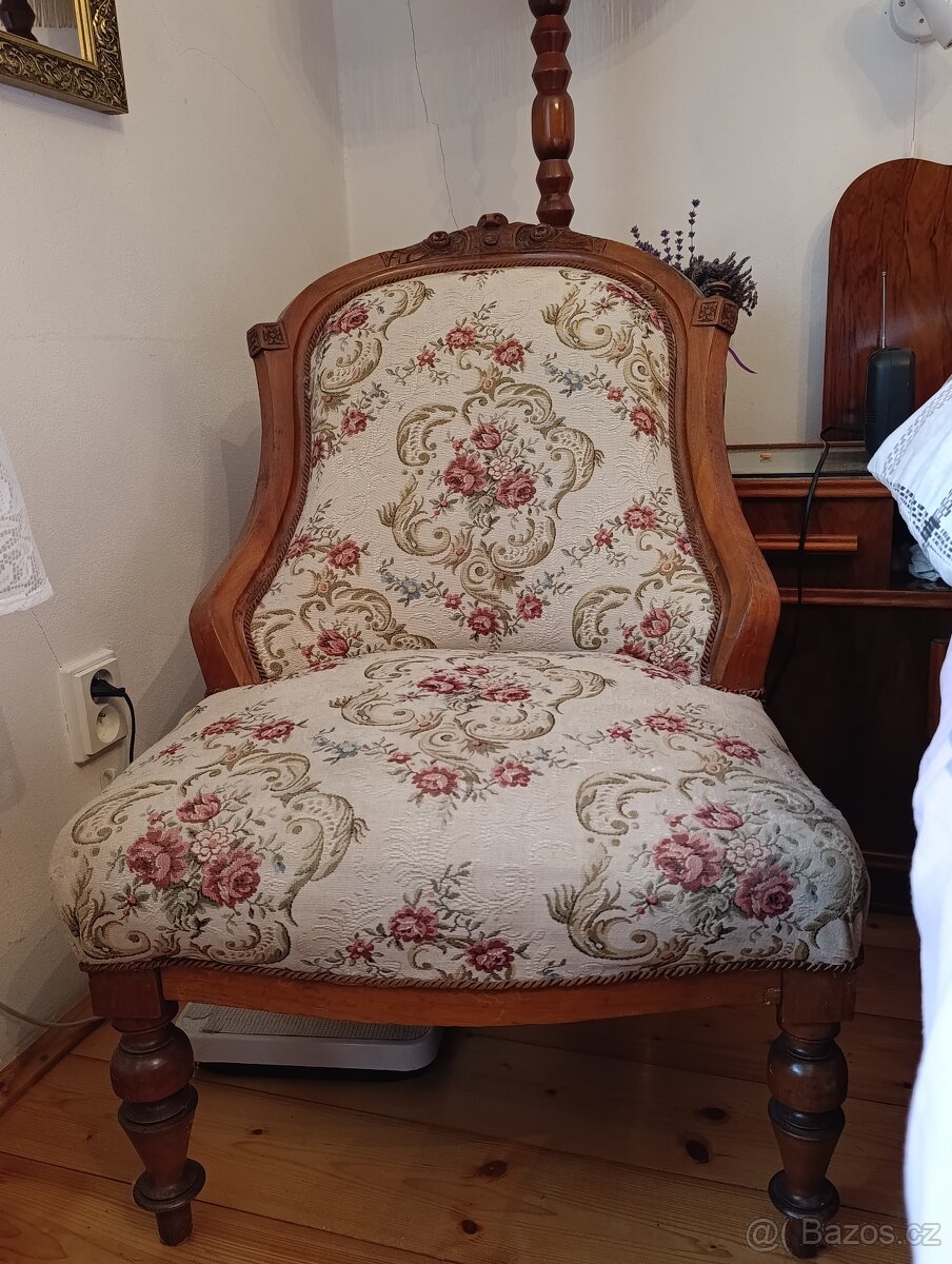 Sada starožitného nábytku - 6