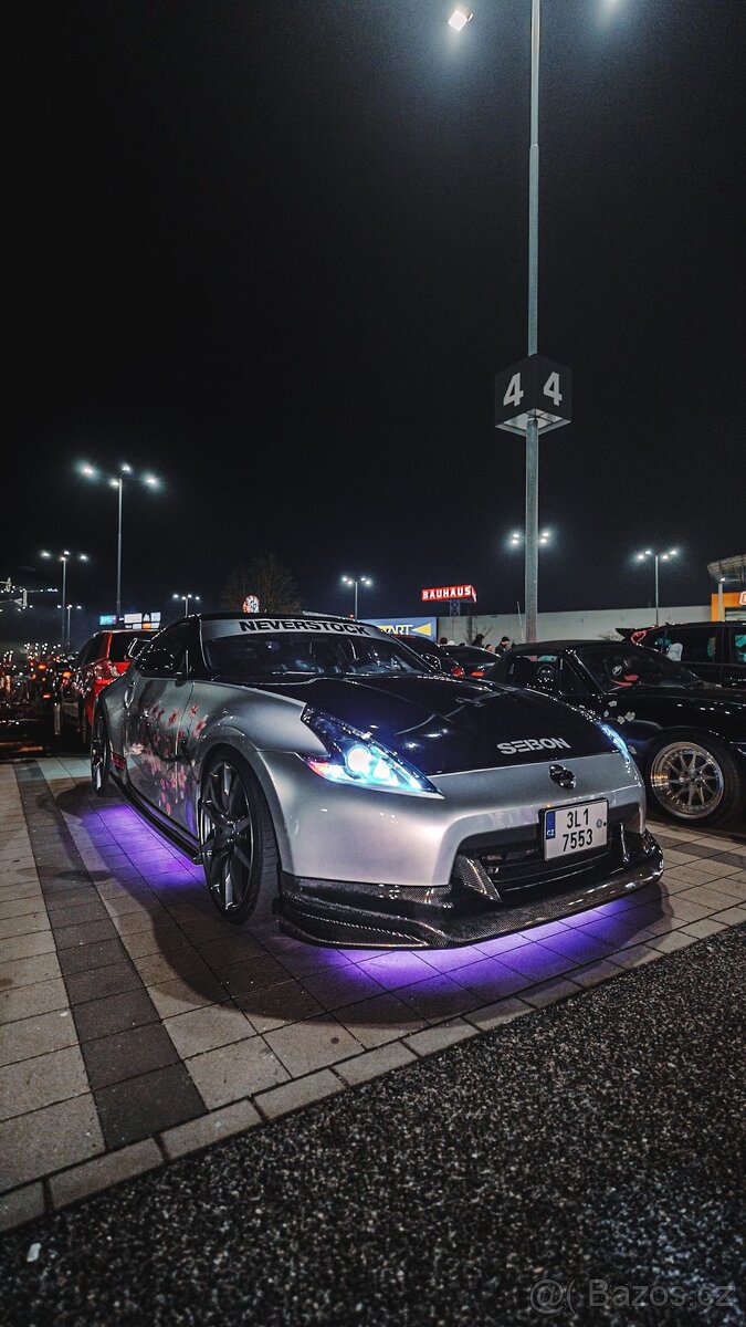 Nissan 370Z - 6