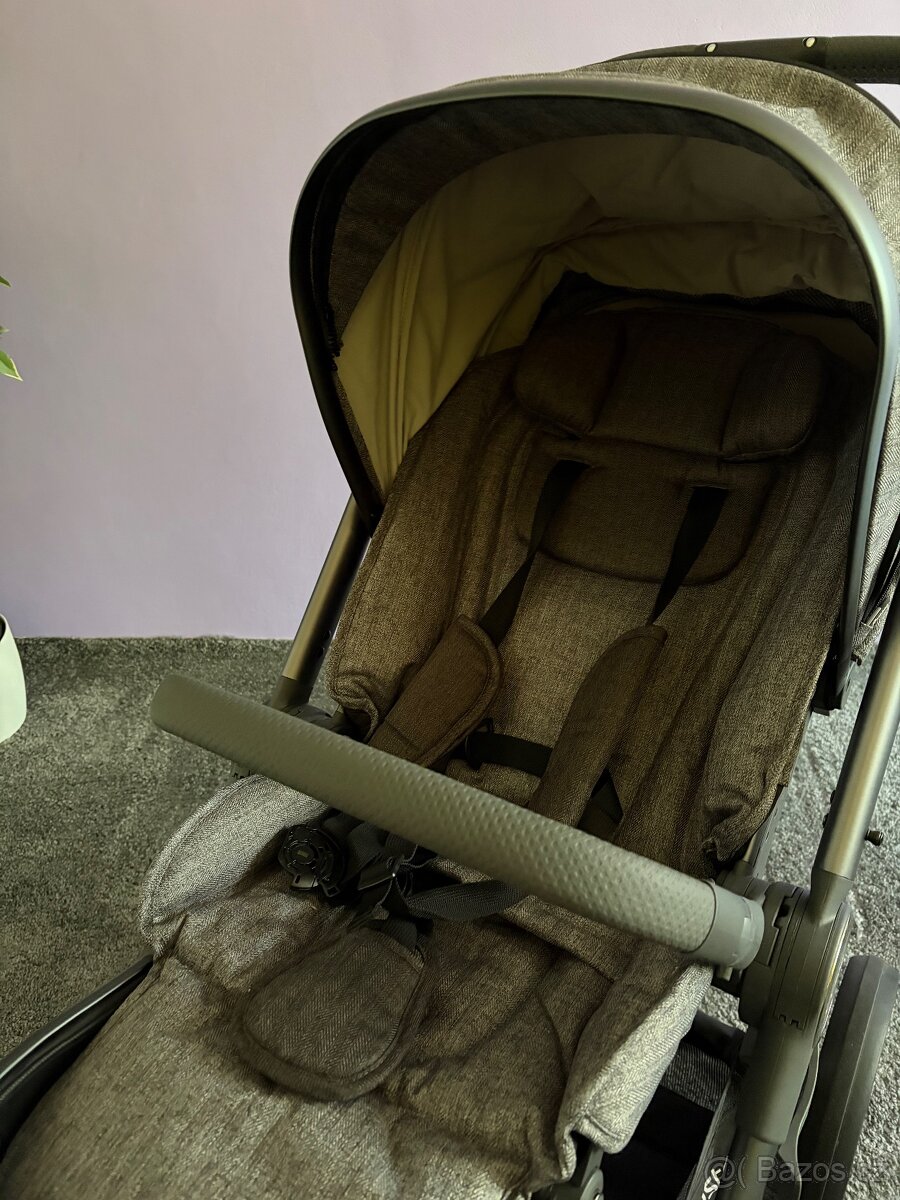 Kočárek Oyster 3 - 6