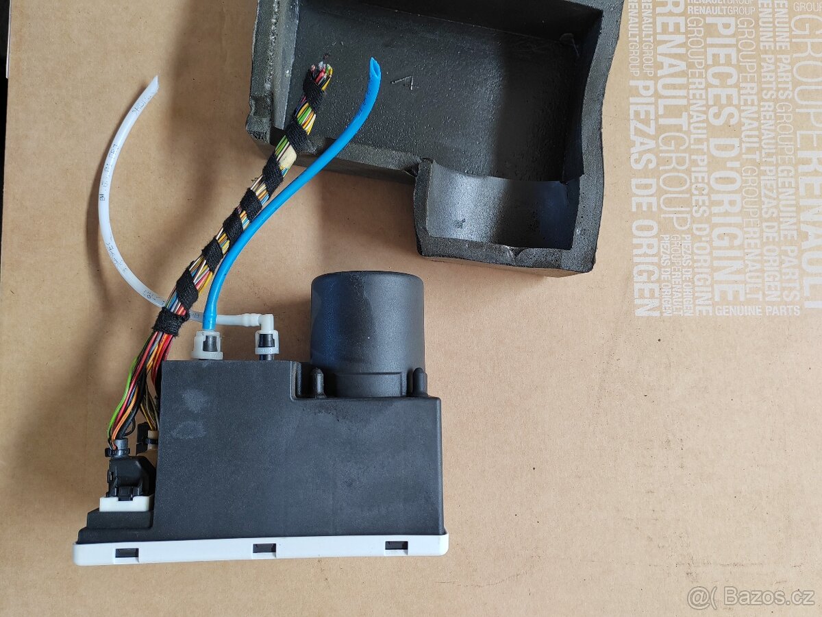 AUDI A3 8L FACELIFT- kompresor vzduchového zamykání - 6