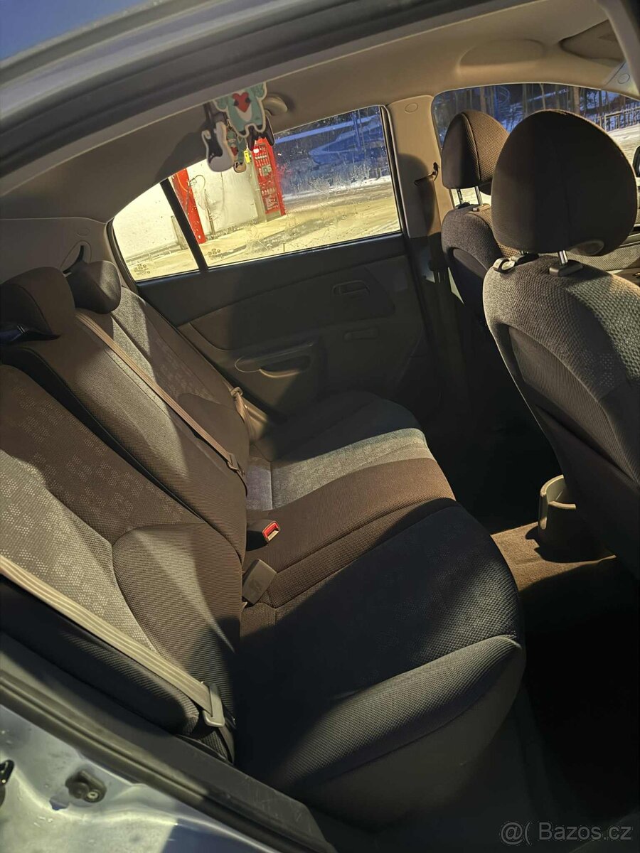 Kia rio - 6