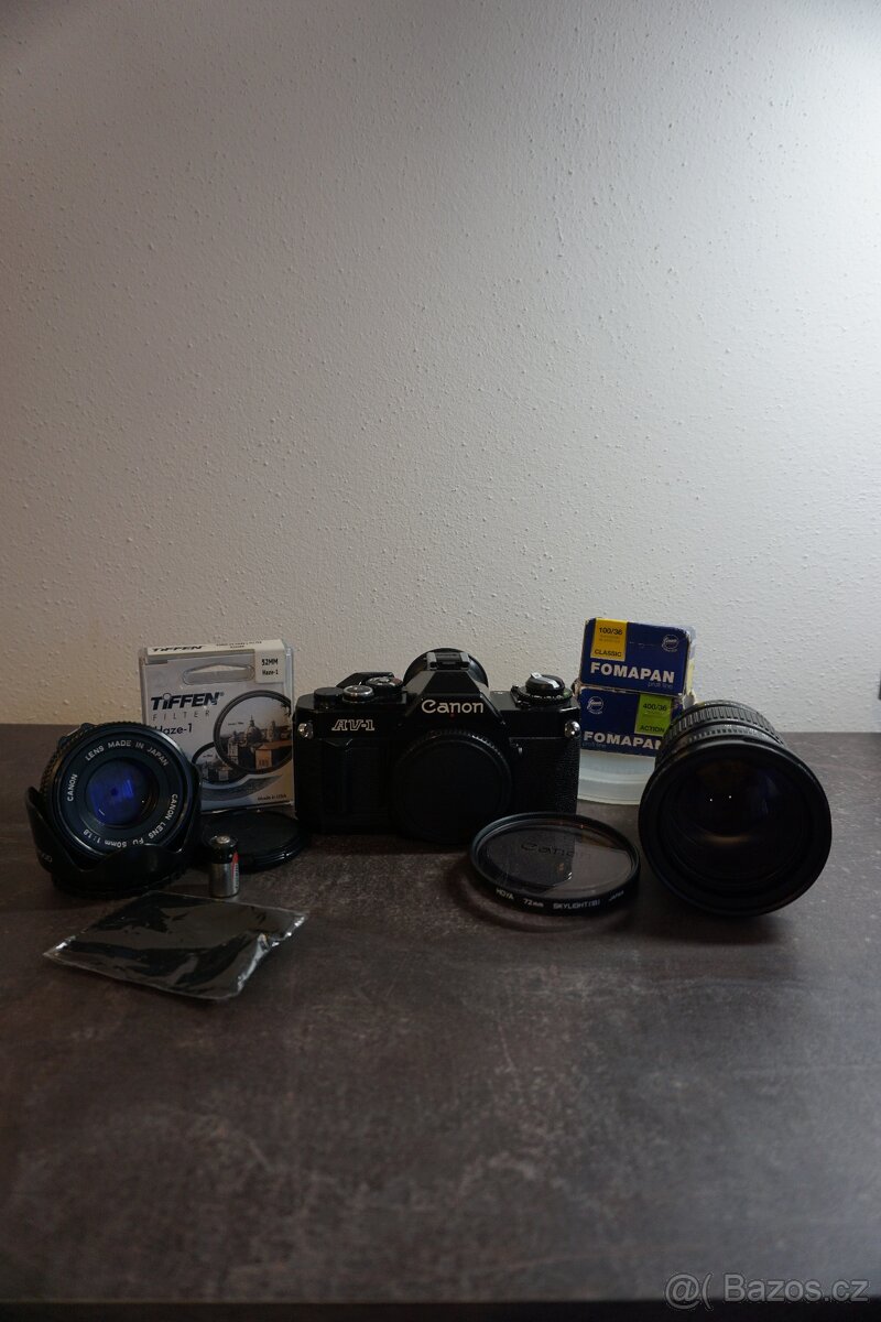 Analogový fotoaparát Canon AV-1 + 2 objektivy Canon FD - 6