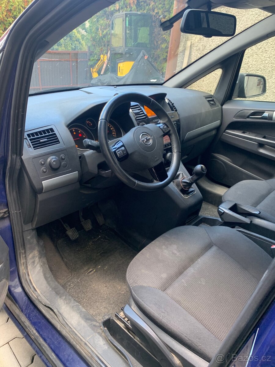 Opel Zafira 1.7 diesel 7 míst DPH - 6
