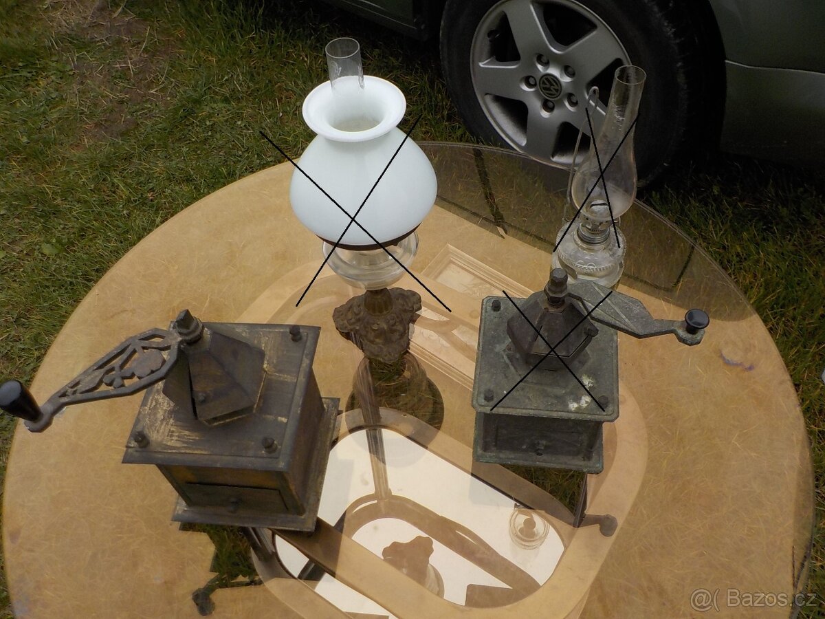 Starožitný mosazný a bakelitový mlýnek na kávu - 6