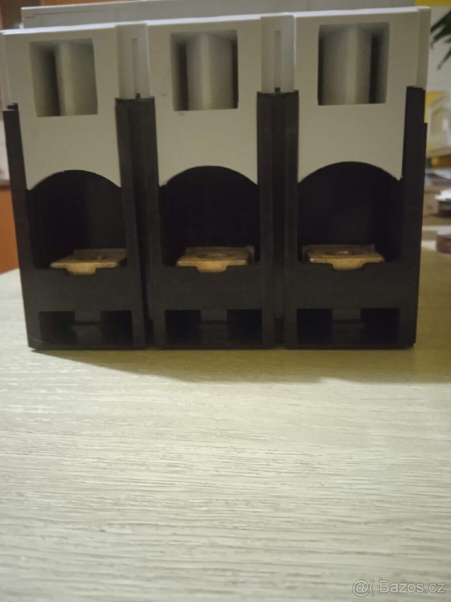 Jistič Schrack MČ 3 - 6