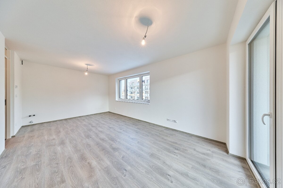 Prodej bytu 3+kk s balkonem (sprchový kout) - 6