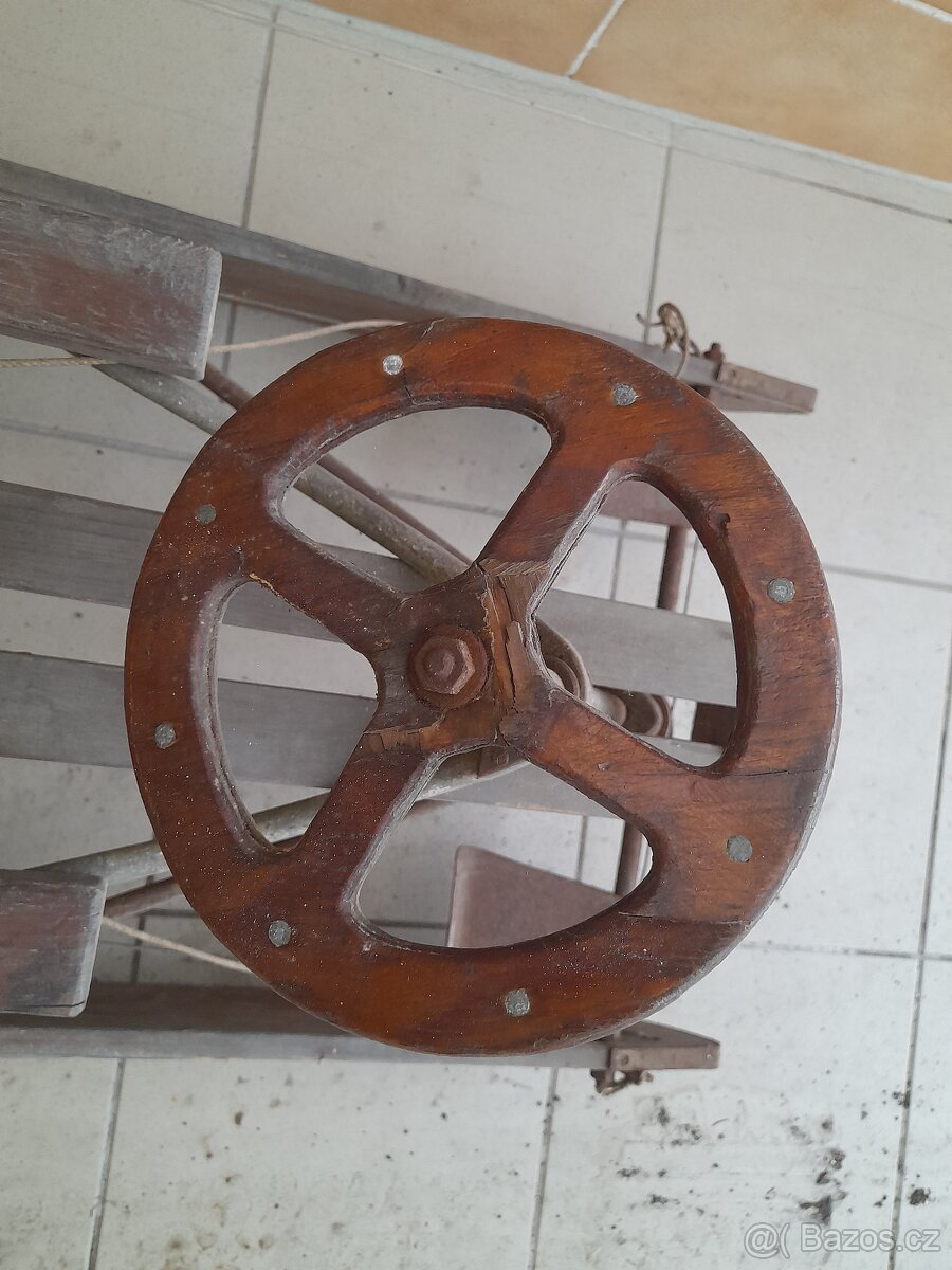 Staré sáně s volantem - 6