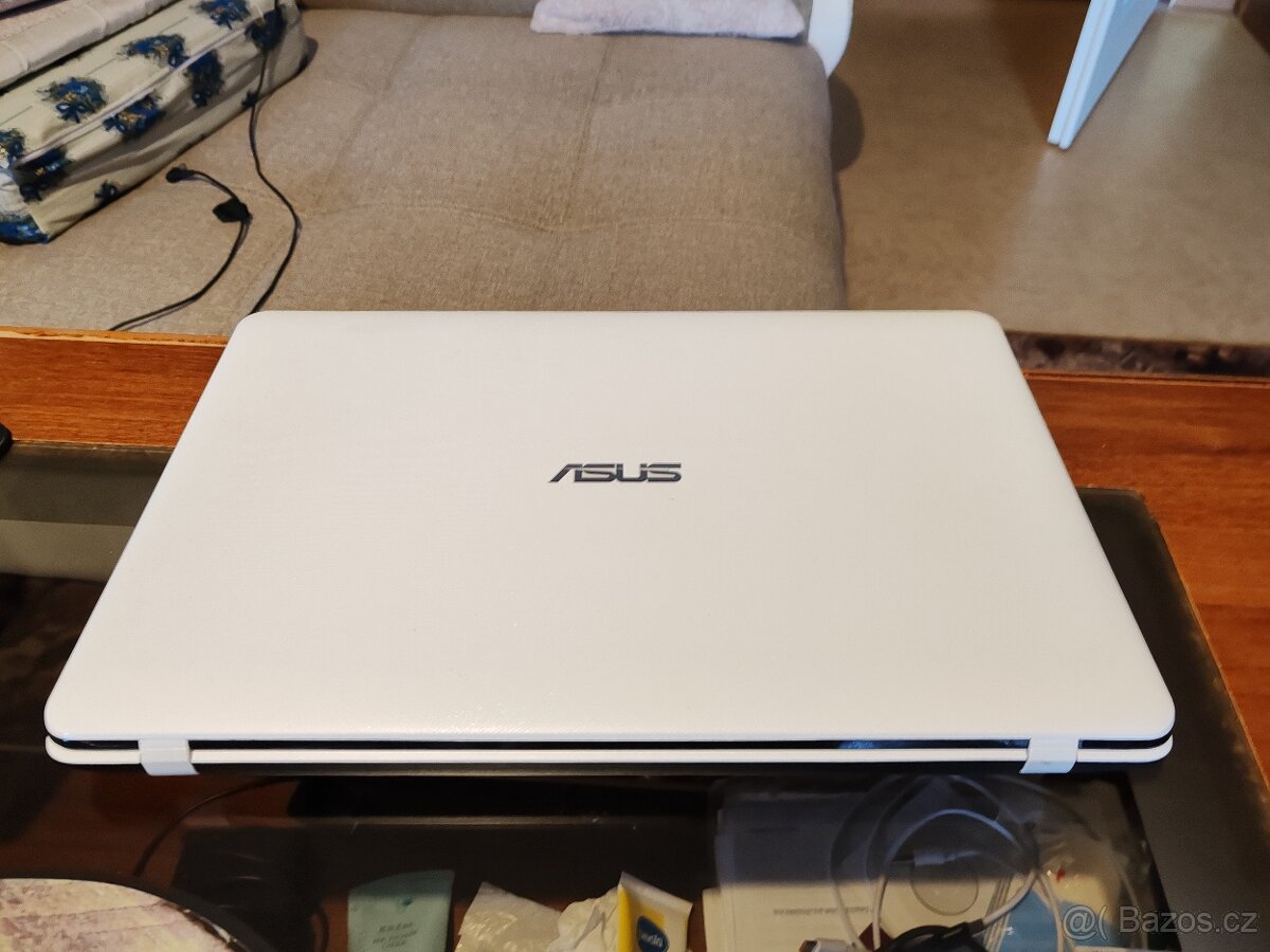 Prodá notebook Asus X751L - 6