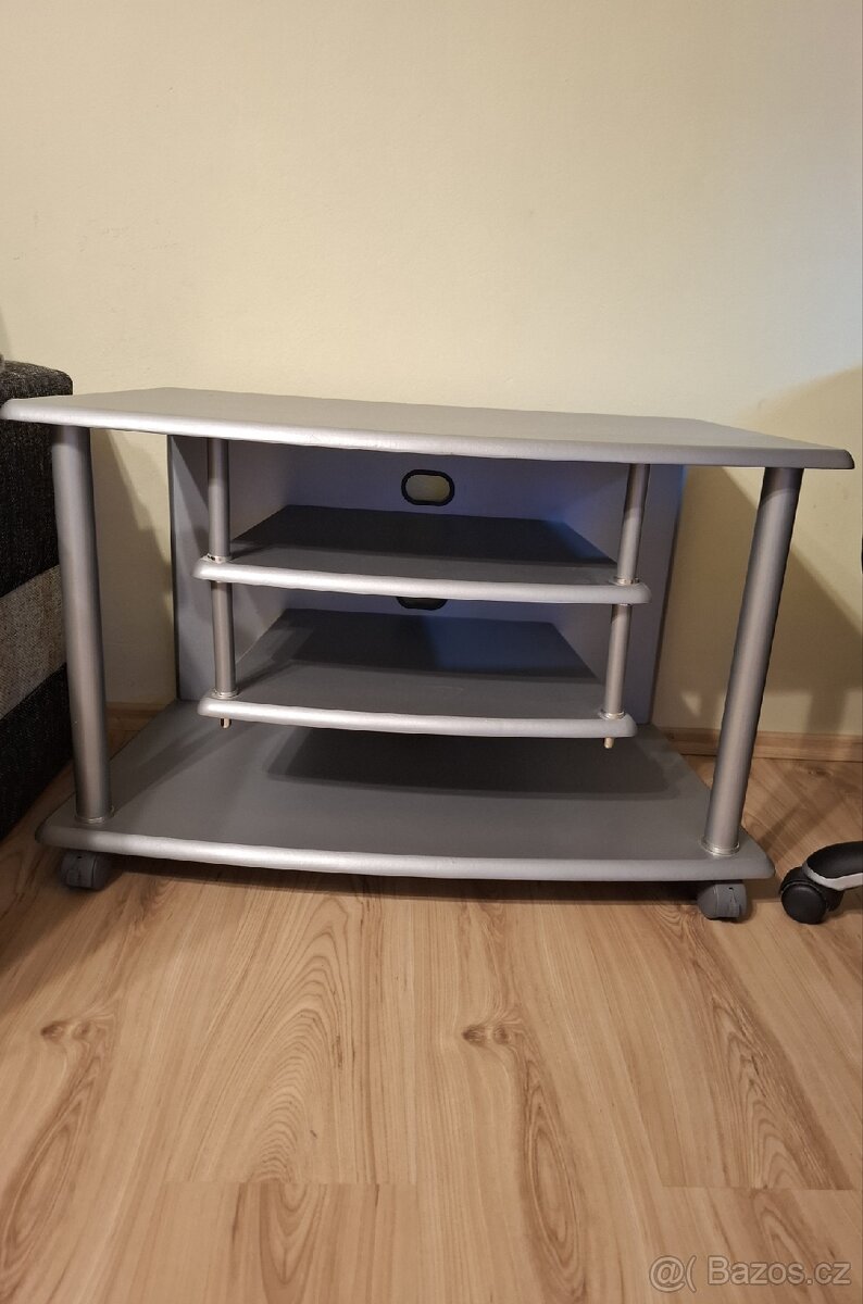 Televizní stolek - 6