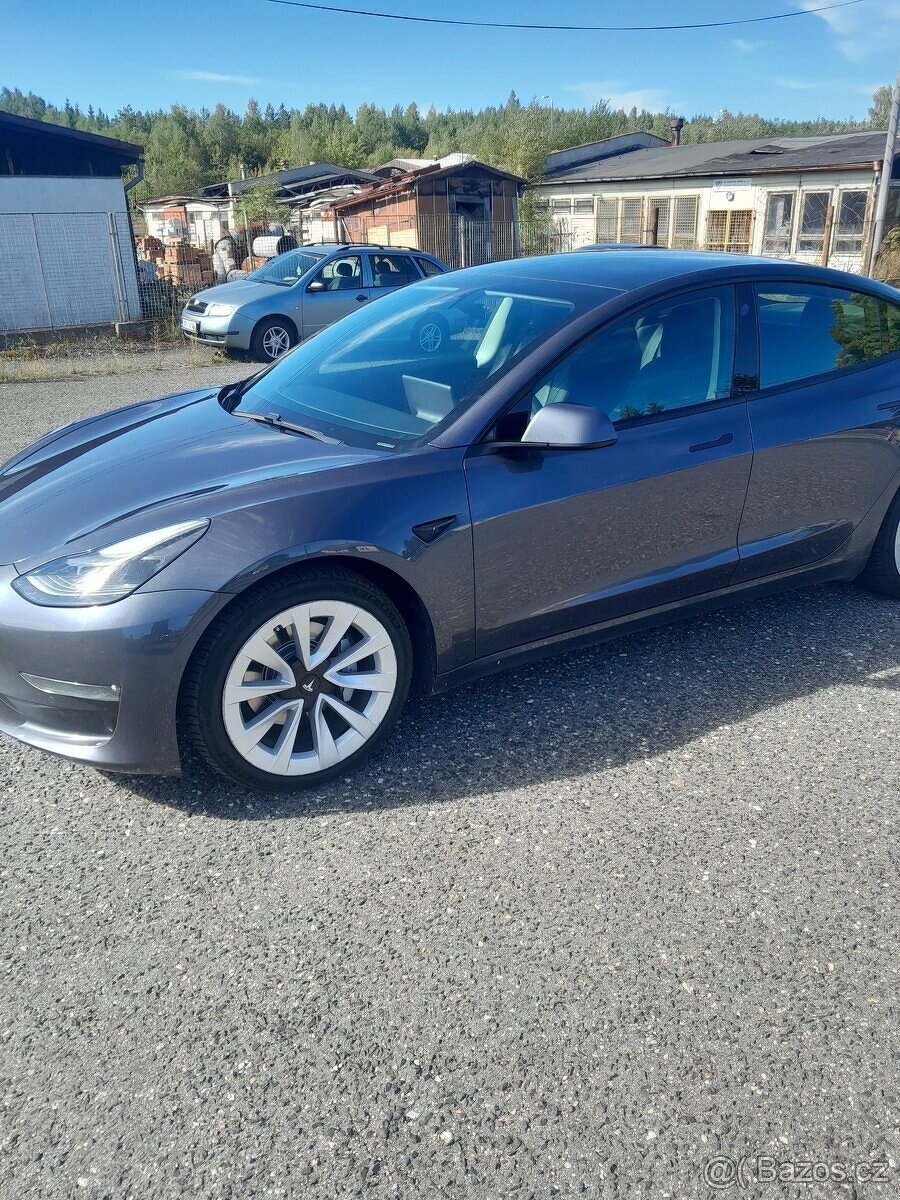 Tesla model 3 Refresh rok 2021 SOH 89% - 6