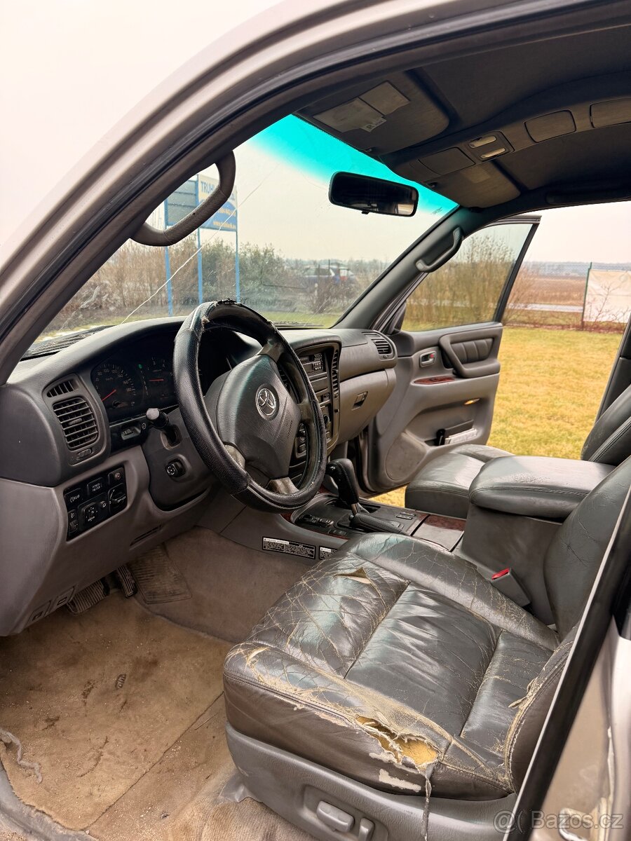 Toyota Land Cruiser 100 - 6