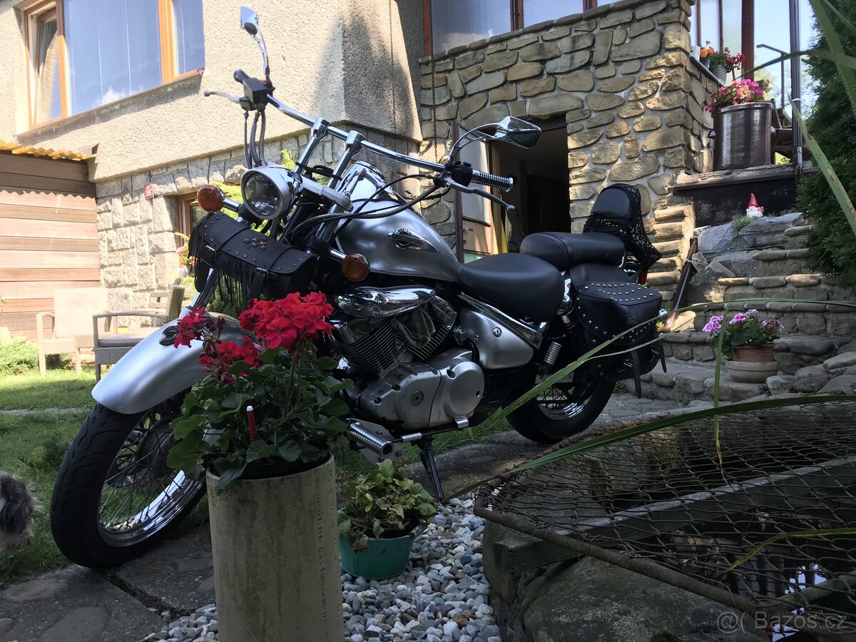 Suzuki VL 125 Intruder - 6