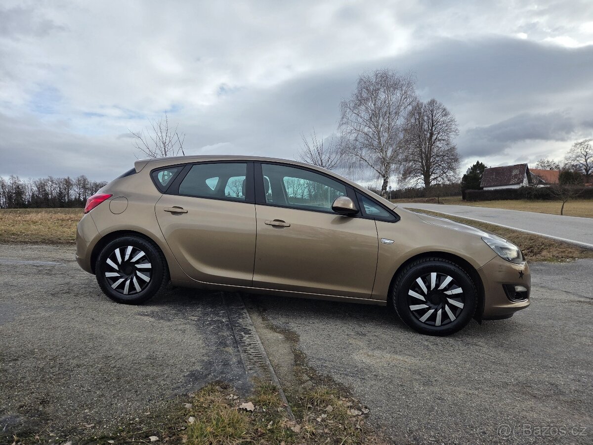 Opel Astra HATCHBACK - 2.ONAFTA - KUP ČR - 174tis - 6