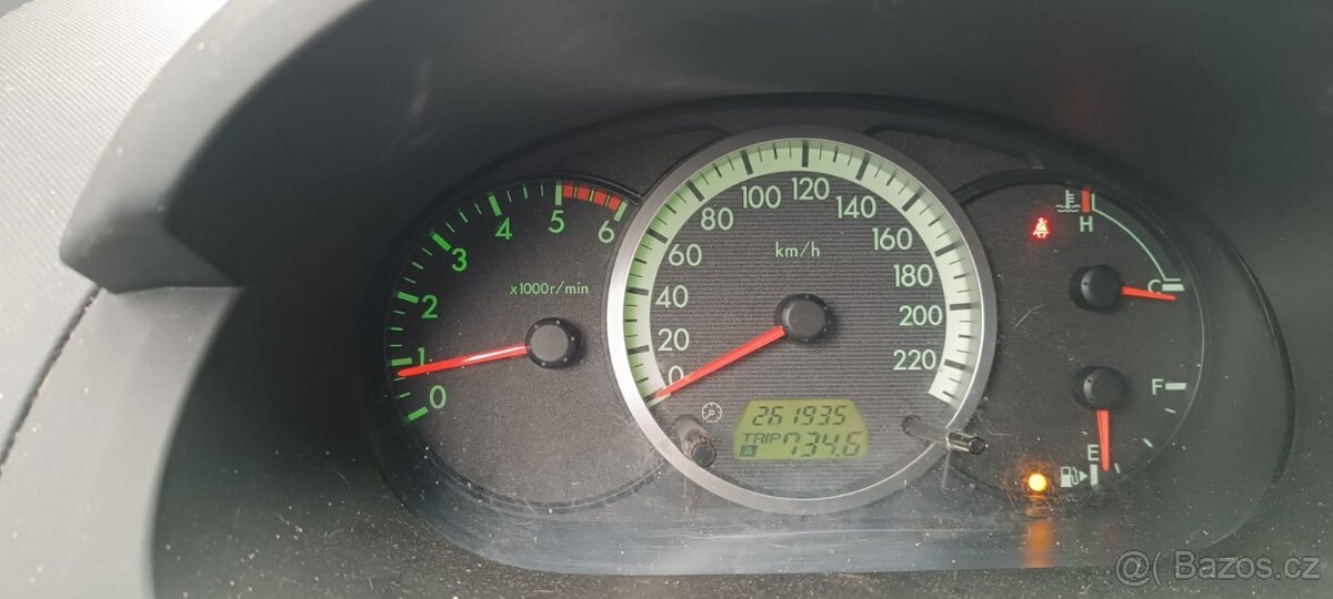 Mazda 5 rok 2007 . 2.0 nafta 81kw - 6