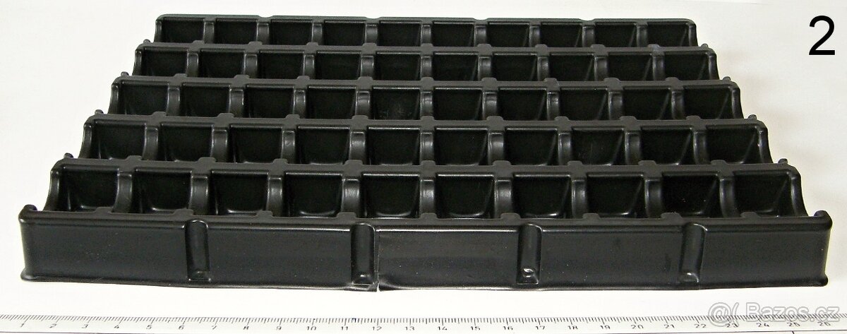 Plastová plata pro drobné součástky, materiál - 6