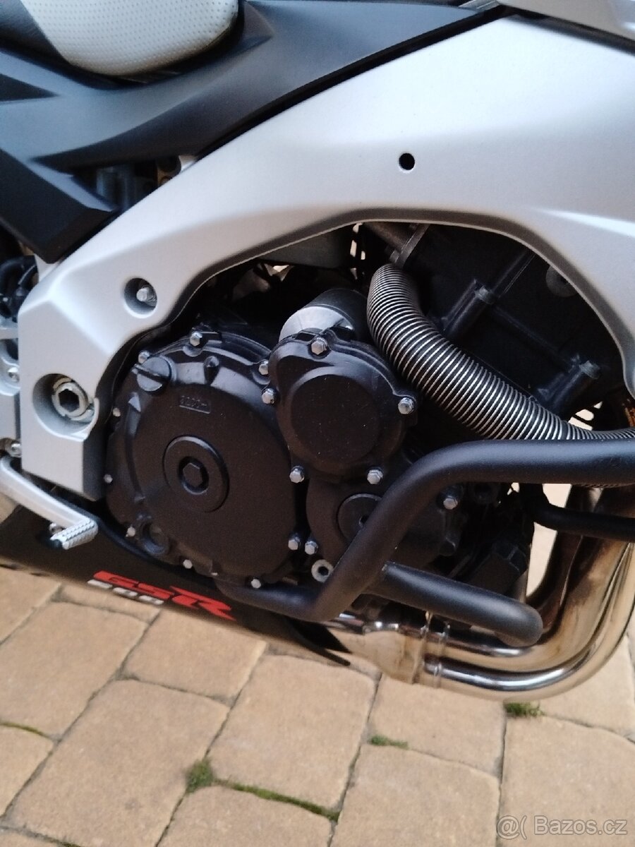 Suzuki GSR 600 - 6