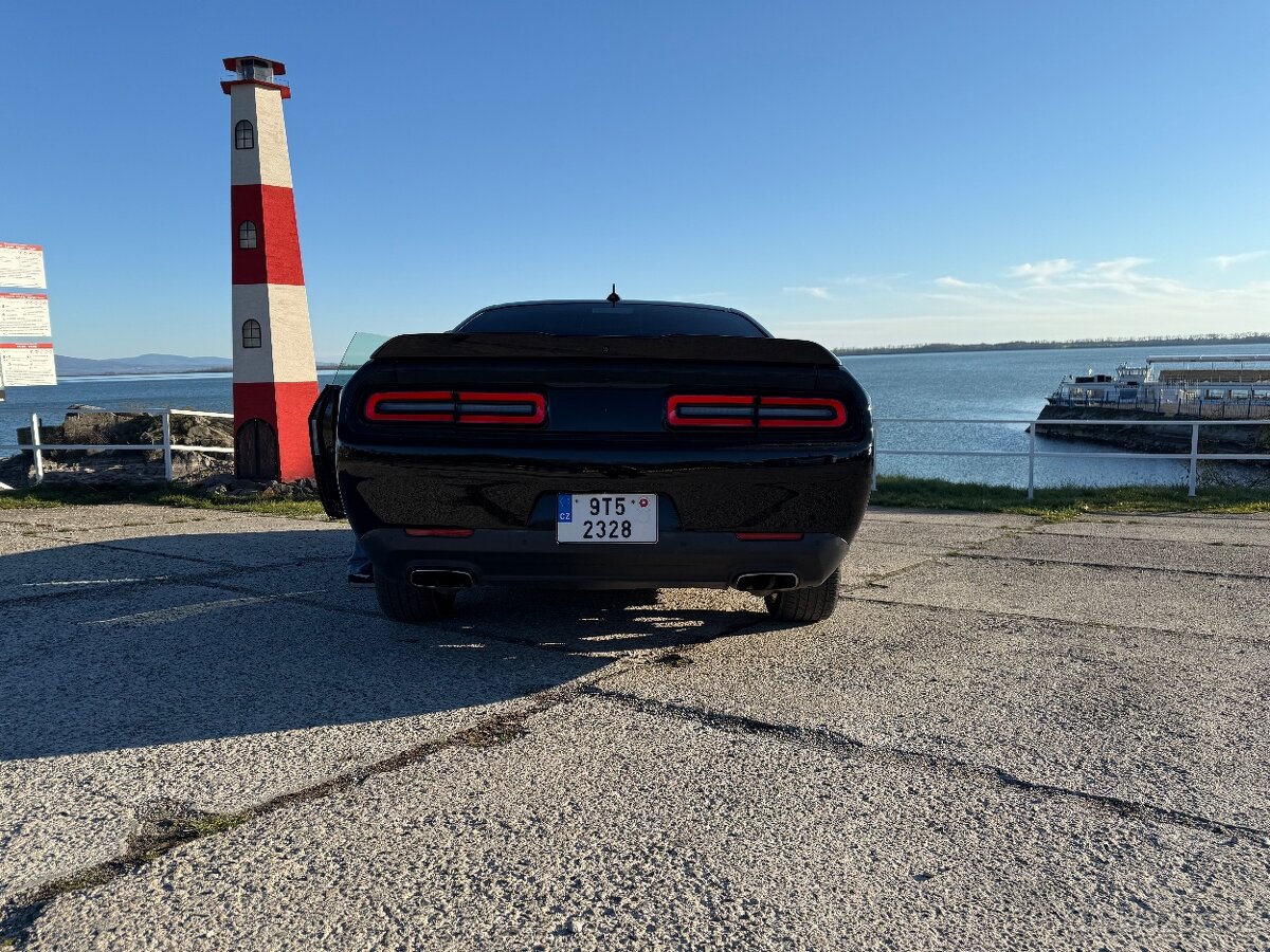 Dodge Challenger sxt plus 2018 3.6l v6 - 6