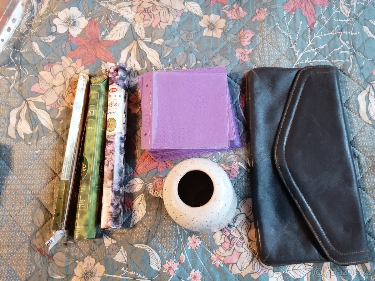 Knížky, mapy, upominkove předměty aj. - 6