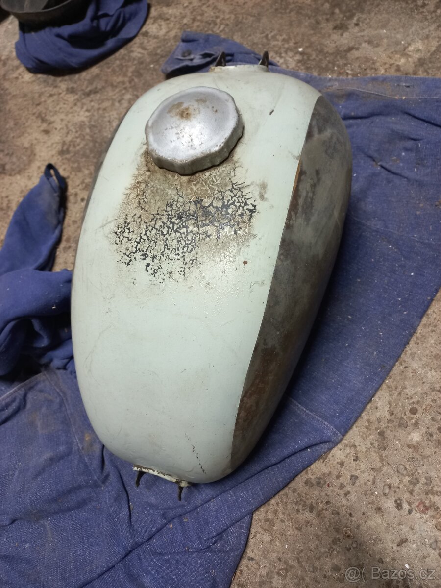 Prodám nádrž jawa - 6