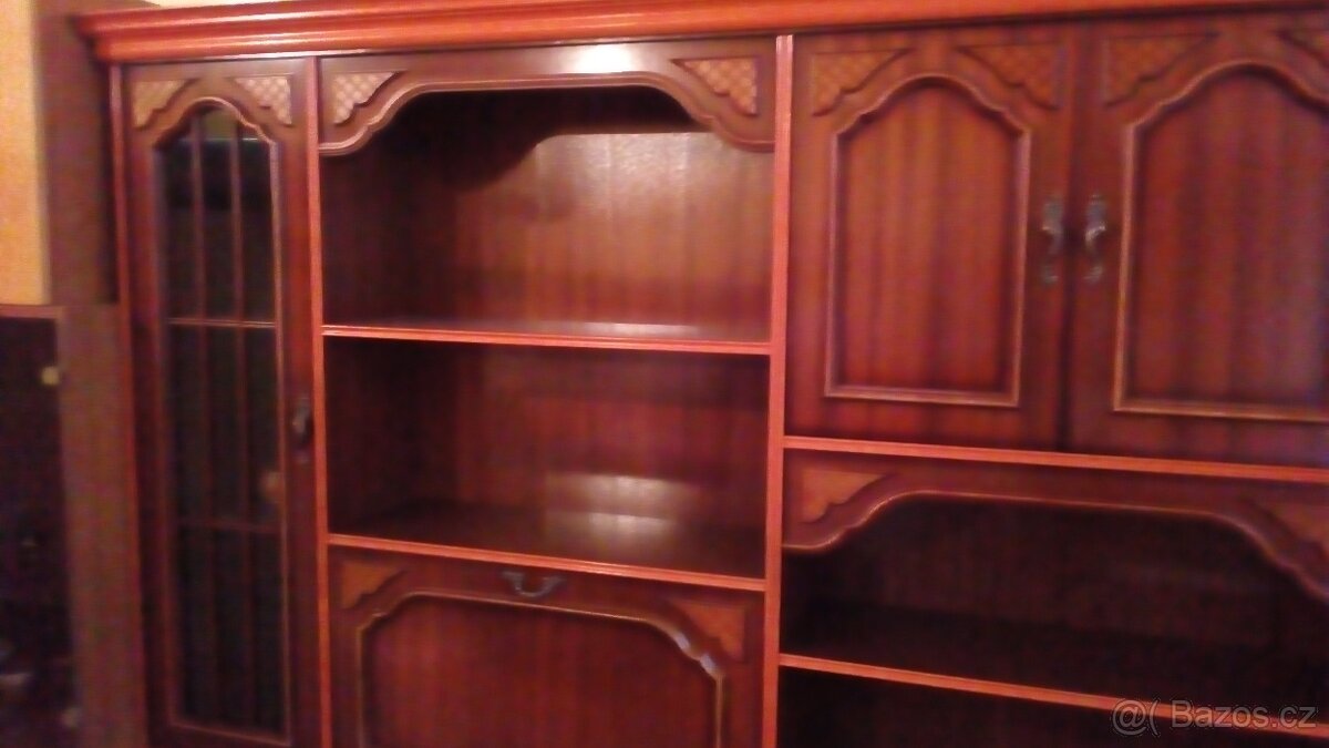 Prodám zakázkovou obývací stěnu - 6