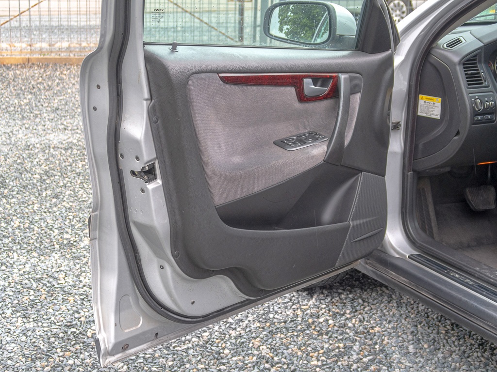 Volvo V70 2.4D 120KW mat - 4x4 - 6
