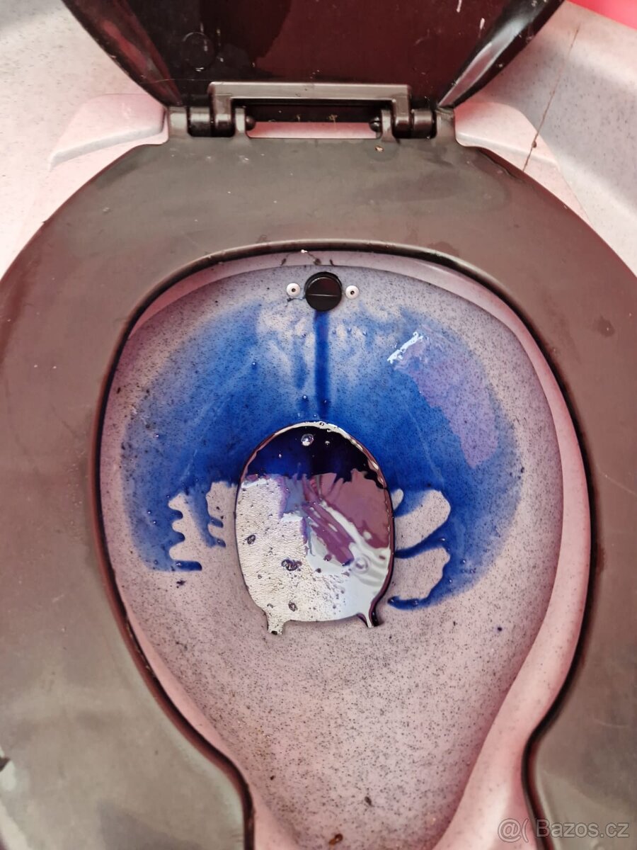 Mobilní wc s umyvadlem a vodou - 6