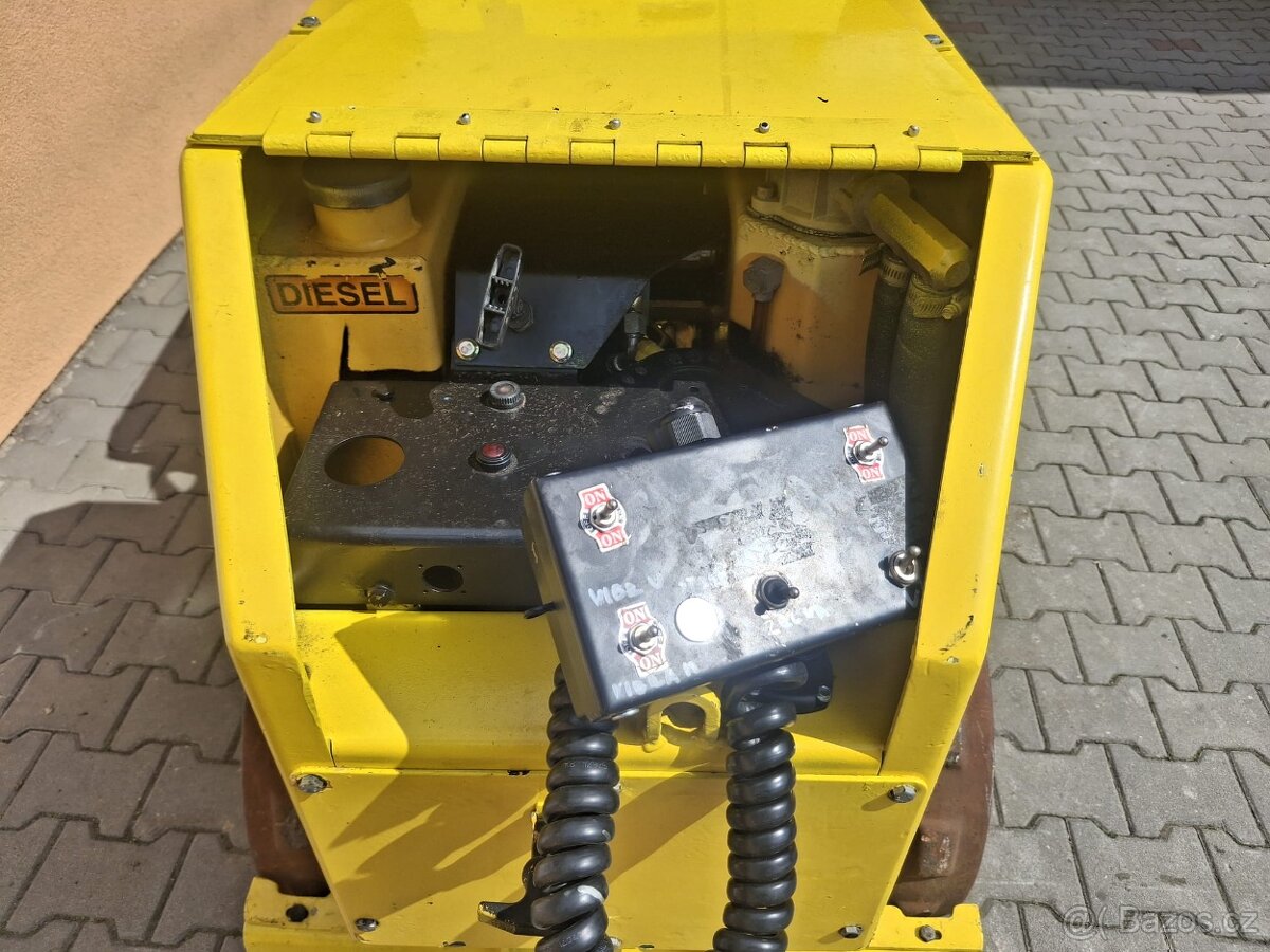 Vibrační válec Wacker neuson RT820 - 6