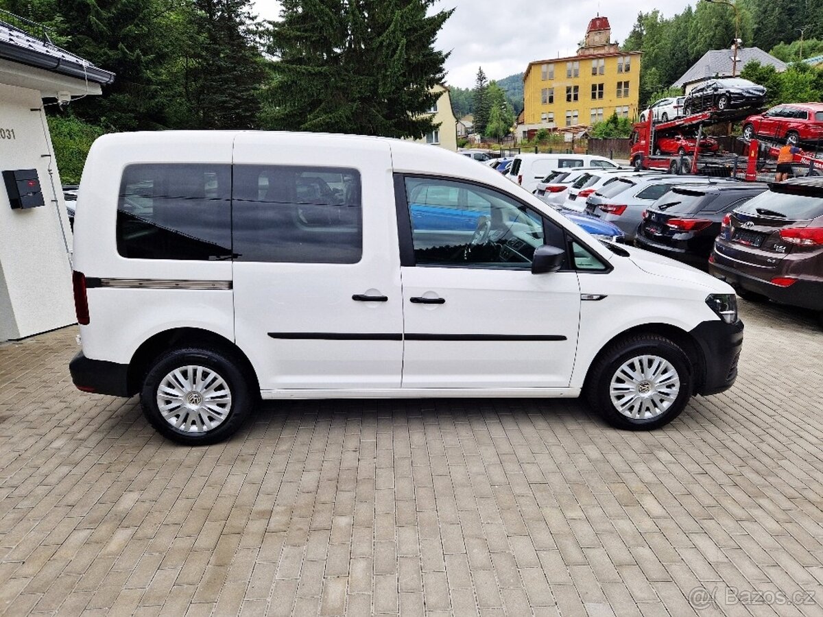 VW CADDY, 2.0 TDi, plný servis, 5 míst, NAVI - 6