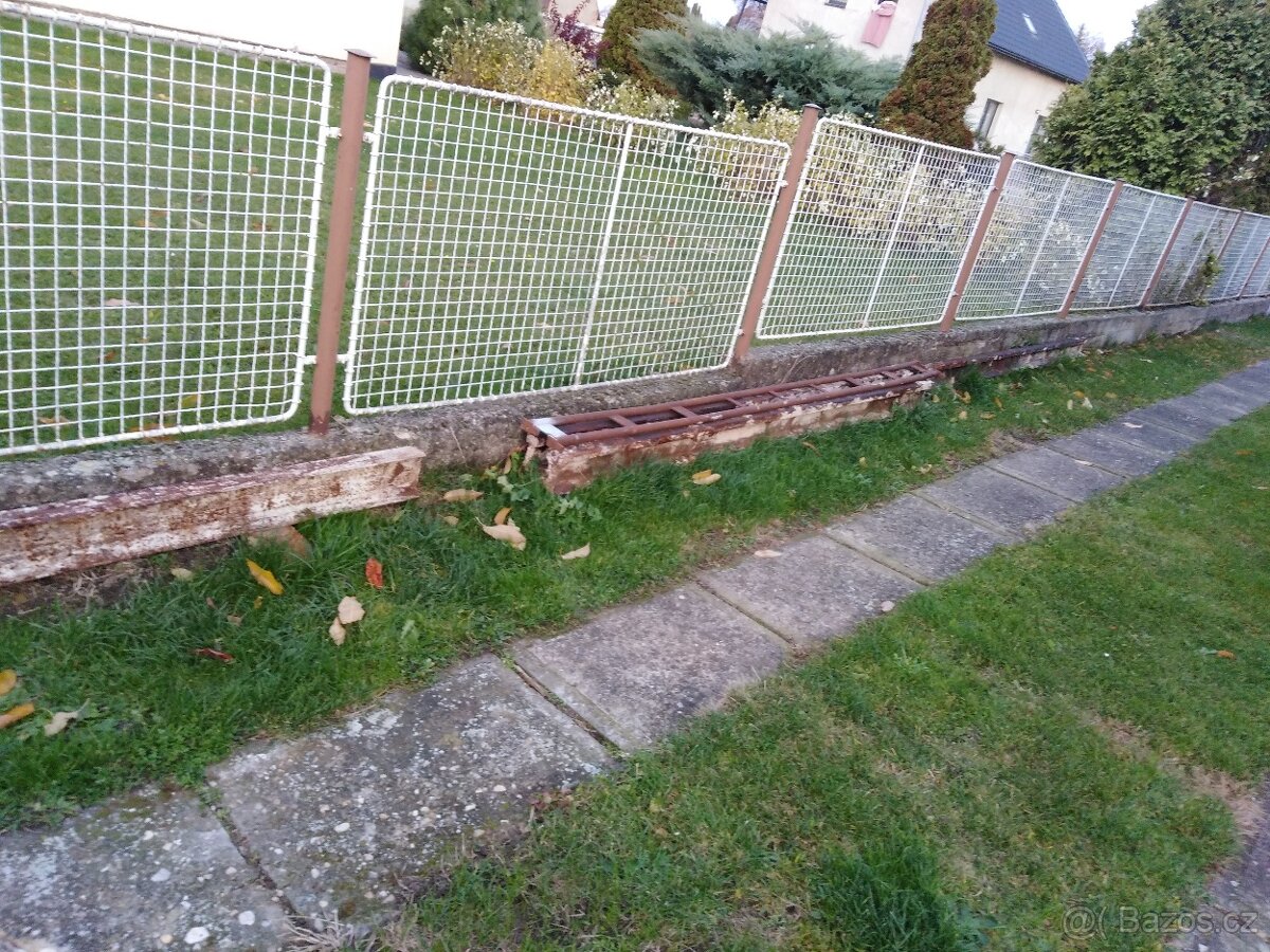 Prodám íčko dlouhé 5 m. - 6