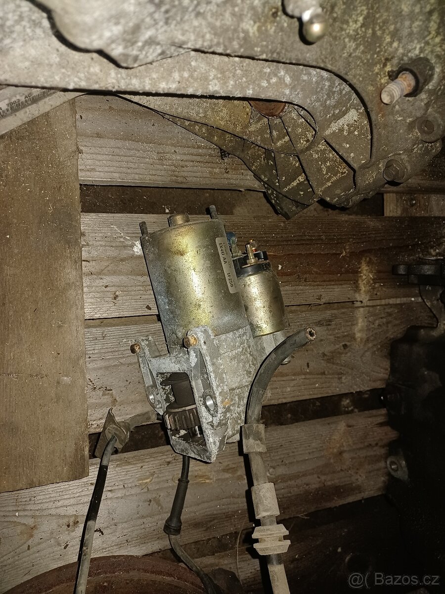 Jaguar X-Type 3.0 V6 169kw r. 2001 4x4 - 6