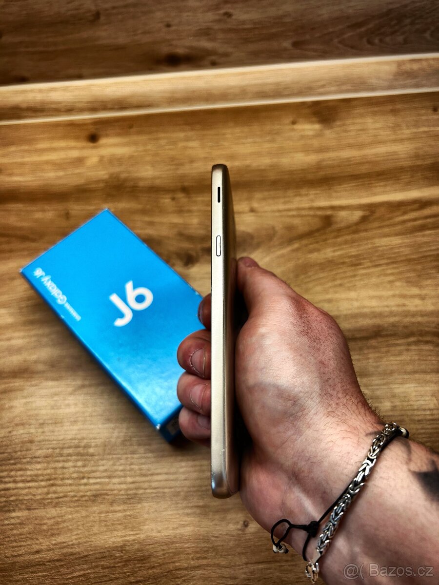 Samsung Galaxy J6 - 6